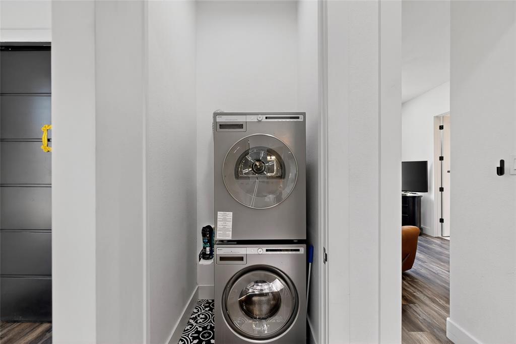 Dallas, Texas, 75223, United States, 6 Bedrooms Bedrooms, ,6 BathroomsBathrooms,Residential,For Sale,1993905