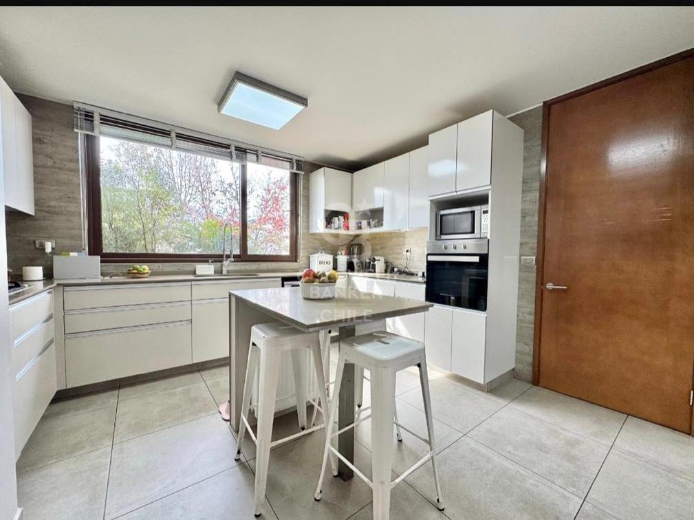 Lo Barnechea, Chile, 4 Bedrooms Bedrooms, ,4 BathroomsBathrooms,Residential,For Sale,1948613