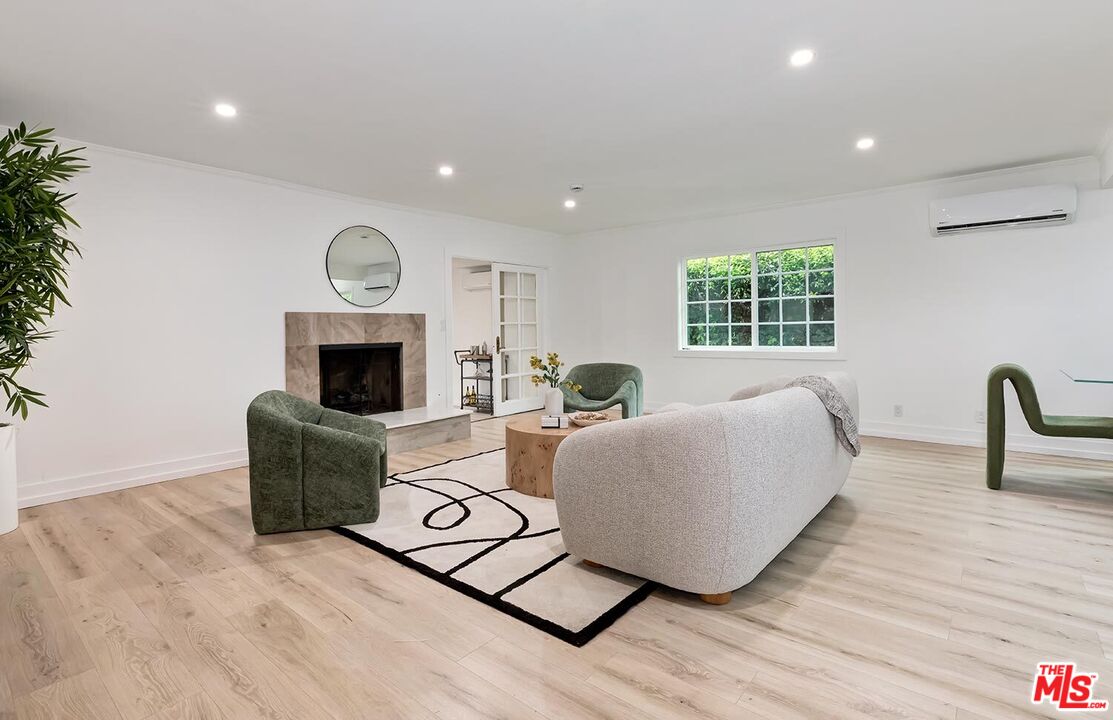 Los Angeles, California, 90064, United States, 3 Bedrooms Bedrooms, ,2 BathroomsBathrooms,Residential,For Sale,1777643