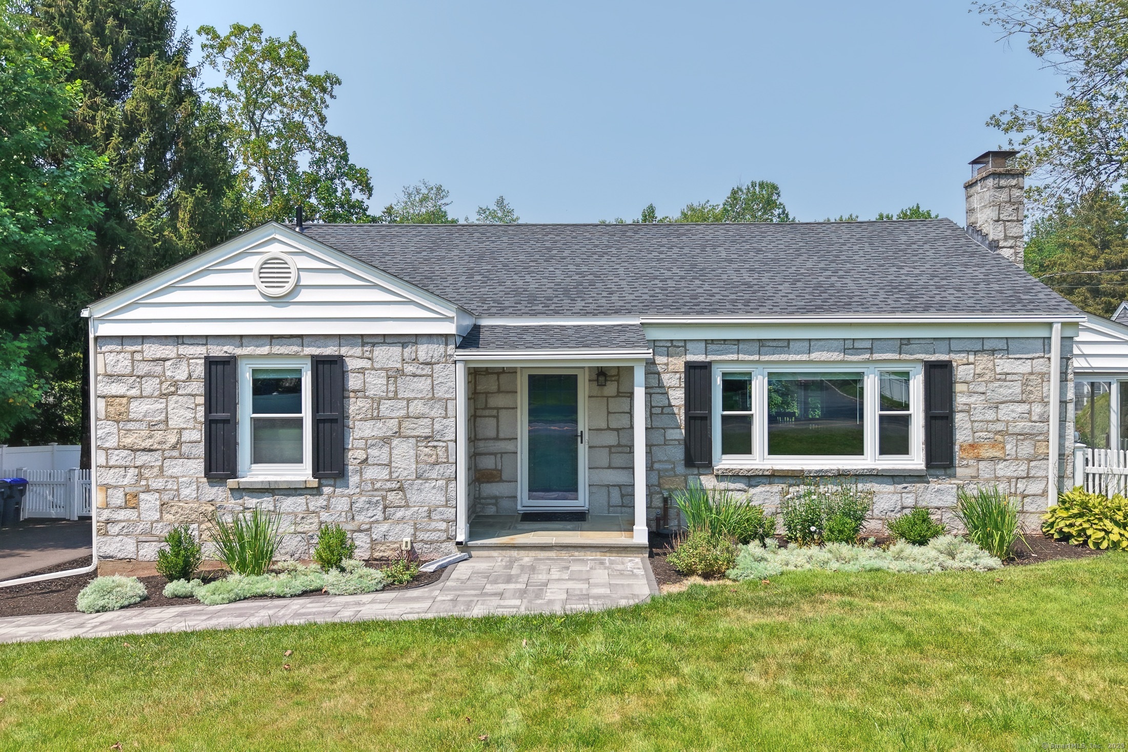 Trumbull, Connecticut, 06611, United States, 2 Bedrooms Bedrooms, ,2 BathroomsBathrooms,Residential,For Sale,1917497
