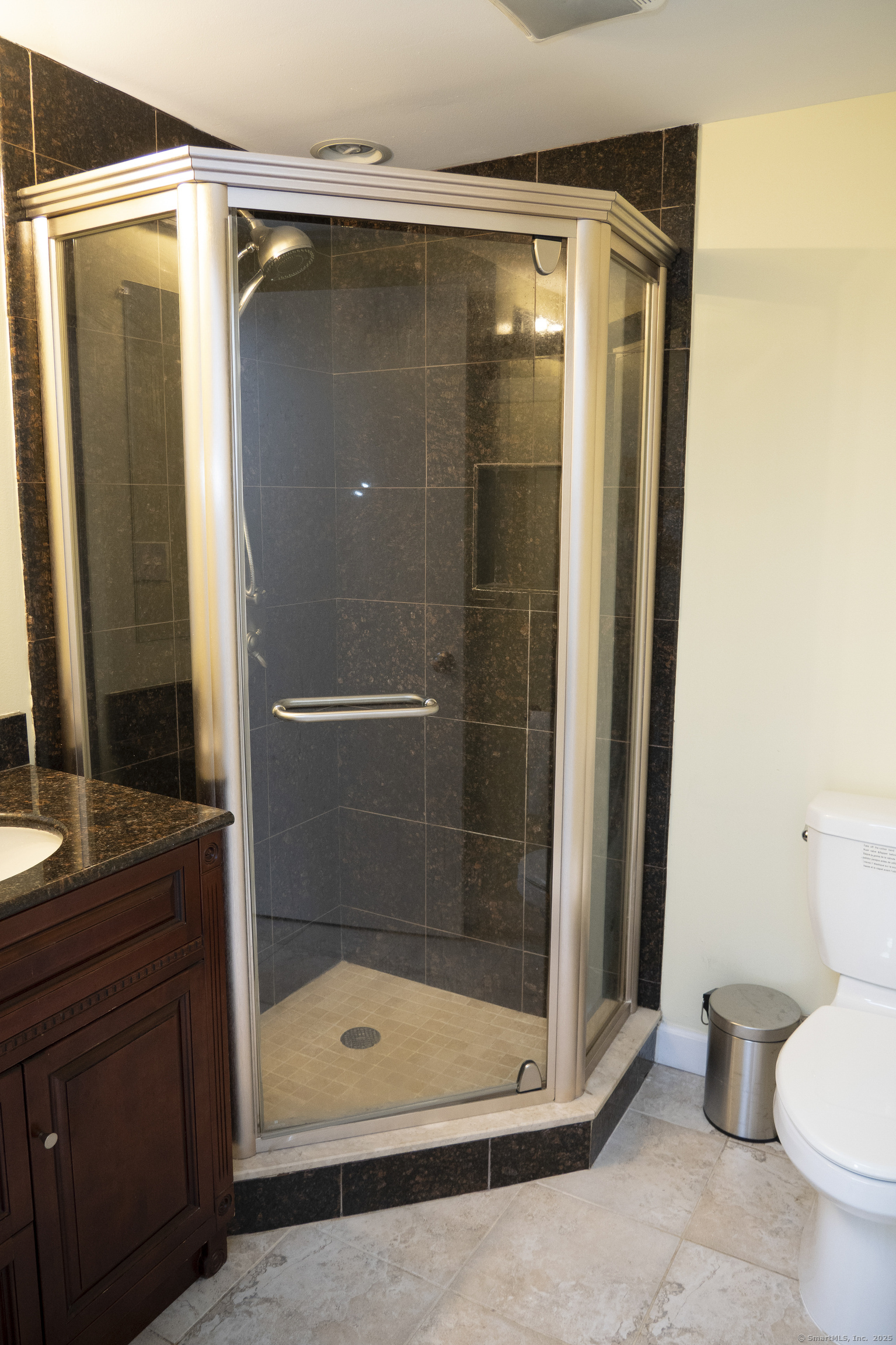 Trumbull, Connecticut, 06611, United States, 3 Bedrooms Bedrooms, ,3 BathroomsBathrooms,Residential,For Sale,1937031