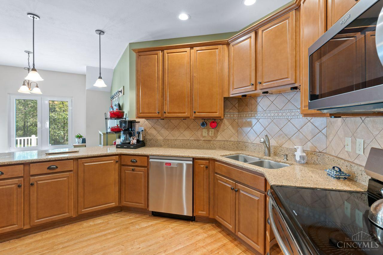 Hamilton Twp, Ohio, 45039, United States, 5 Bedrooms Bedrooms, ,4 BathroomsBathrooms,Residential,For Sale,1989607