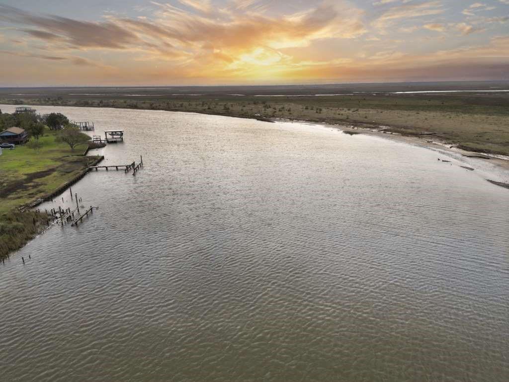 Brazoria, Texas, 77422, United States, 4 Bedrooms Bedrooms, ,3 BathroomsBathrooms,Residential,For Sale,1935189