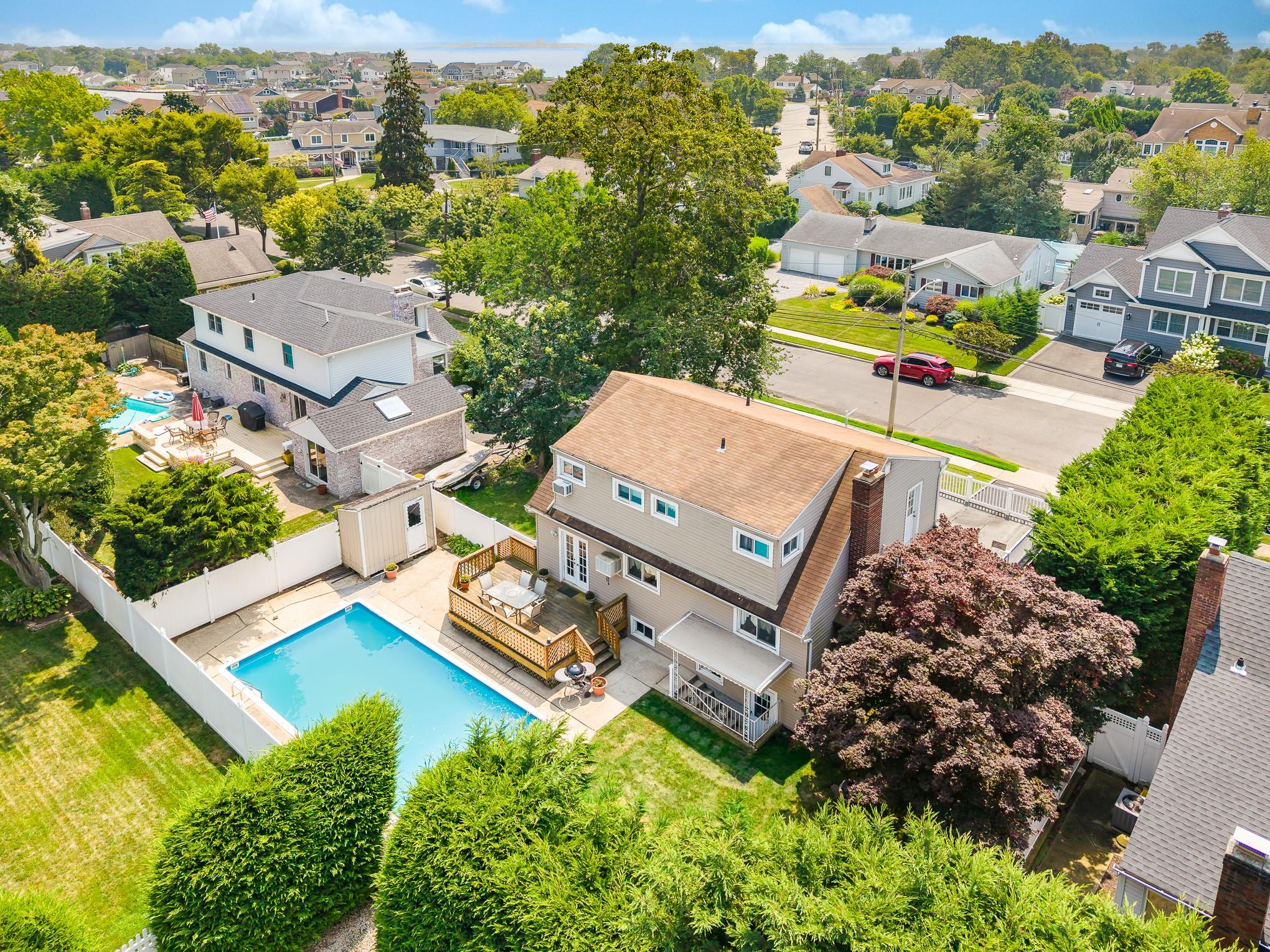 Massapequa, New York, 11758, United States, 4 Bedrooms Bedrooms, ,2 BathroomsBathrooms,Residential,For Sale,1904411