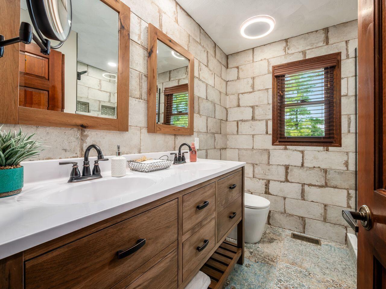 Westerville, Ohio, 43081, United States, 4 Bedrooms Bedrooms, ,3 BathroomsBathrooms,Residential,For Sale,1911058
