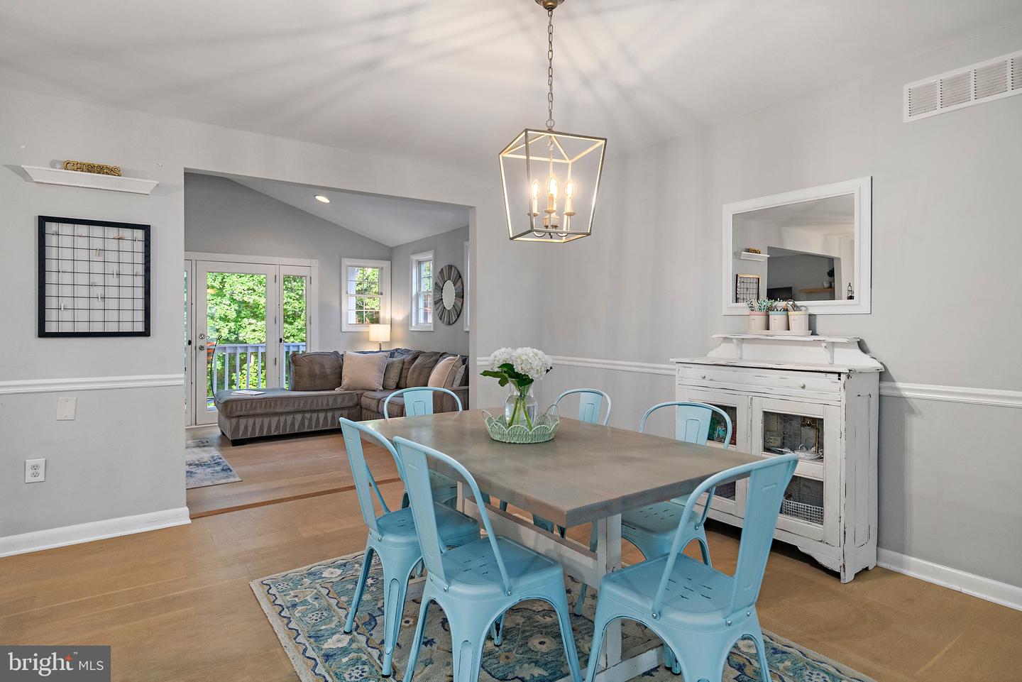 ANNAPOLIS, Maryland, 21401, United States, 4 Bedrooms Bedrooms, ,3 BathroomsBathrooms,Residential,For Sale,1988368