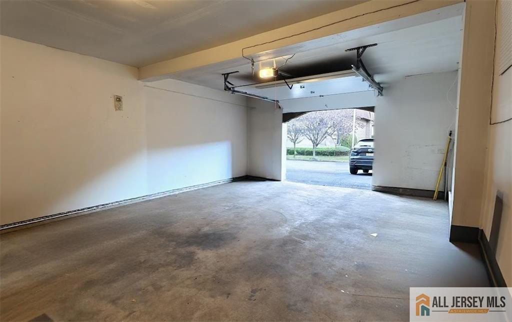 North Brunswick, New Jersey, 08902, United States, 3 Bedrooms Bedrooms, ,3 BathroomsBathrooms,Residential,For Sale,1992119