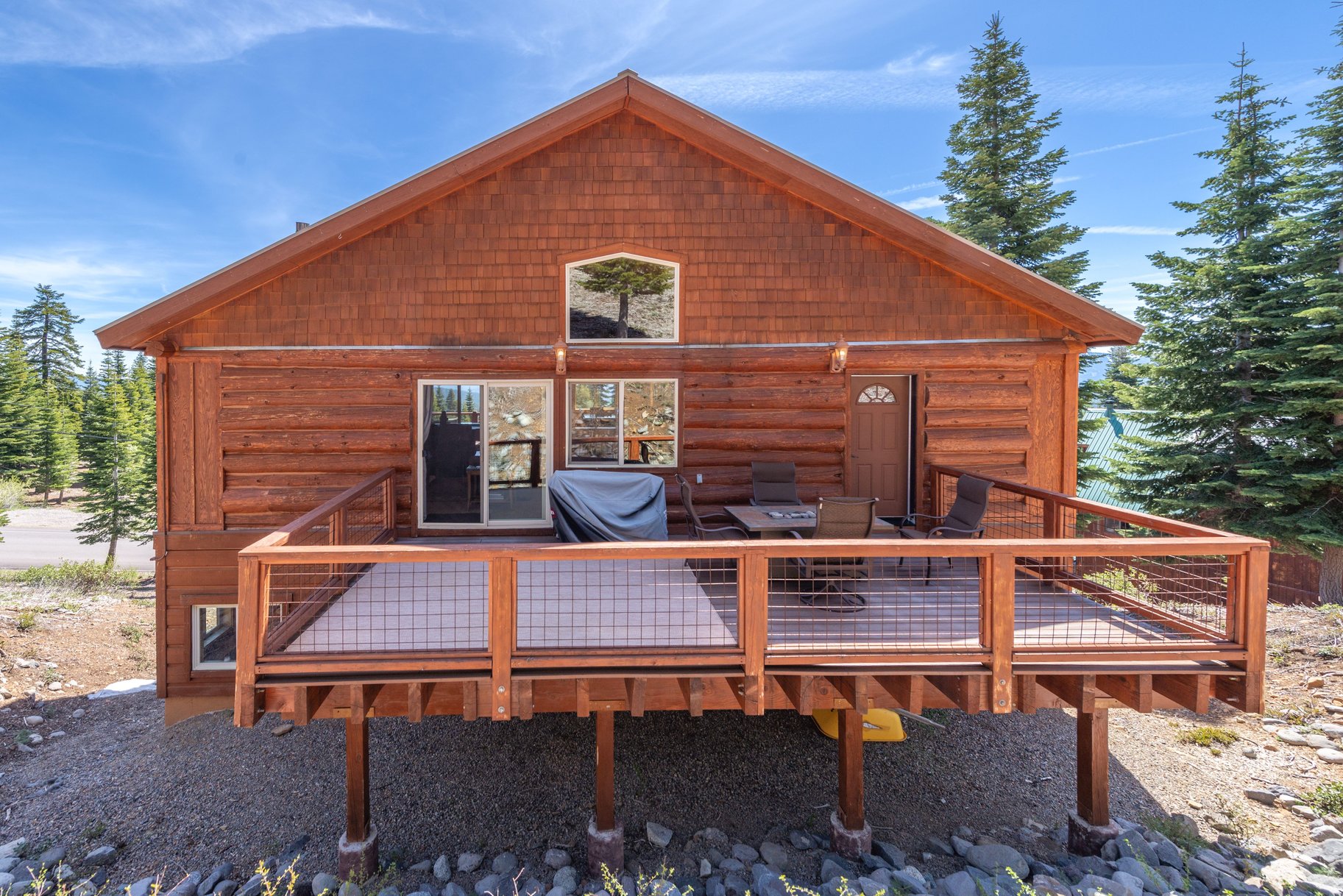  Beautiful Log Home with Carson Range Views from Every Floor - 物件實景