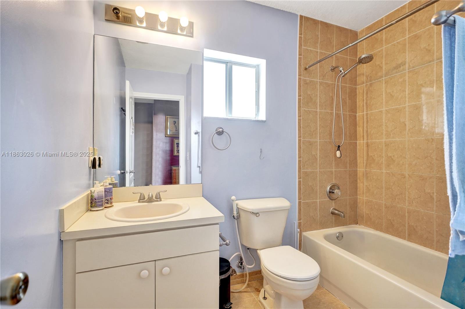 Miami, Florida, 33187, United States, 4 Bedrooms Bedrooms, ,3 BathroomsBathrooms,Residential,For Sale,1926349