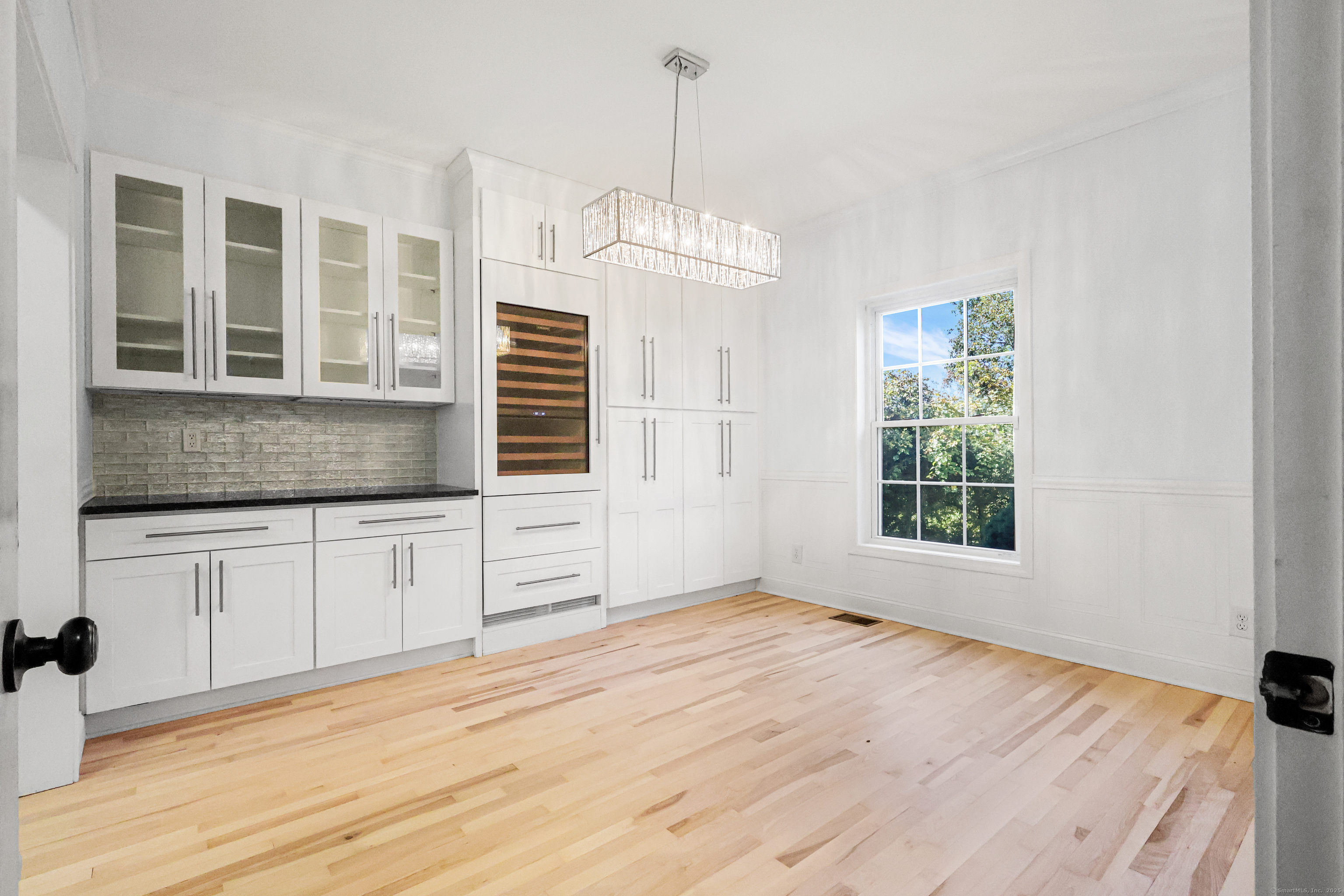 Newtown, Connecticut, 06470, United States, 5 Bedrooms Bedrooms, ,5 BathroomsBathrooms,Residential,For Sale,1960468