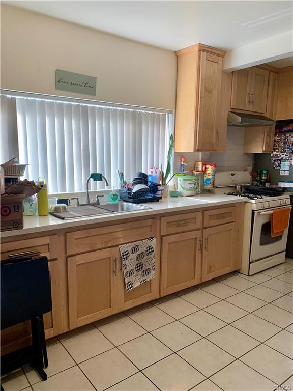 Los Angeles, California, 90063, United States, 5 Bedrooms Bedrooms, ,Residential,For Sale,1976841