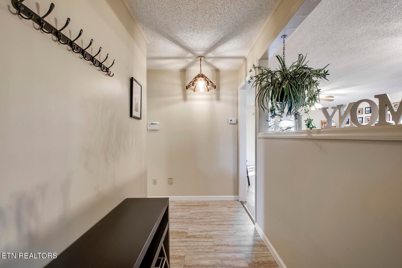 Loudon, Tennessee, 37774, United States, 3 Bedrooms Bedrooms, ,3 BathroomsBathrooms,Residential,For Sale,2013606