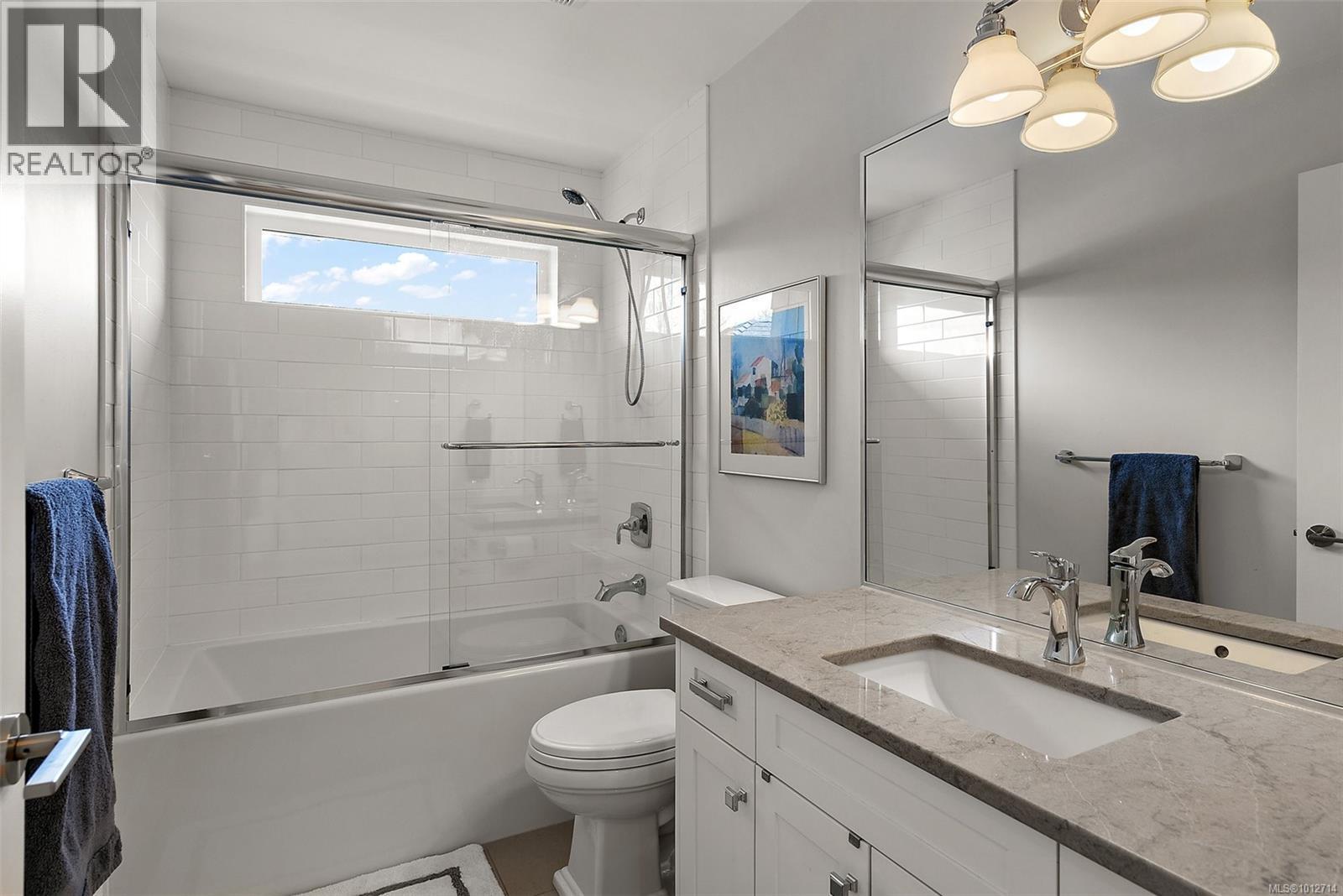 OAK BAY, British Columbia, V8S 2W2, CA, 3 Bedrooms Bedrooms, ,3 BathroomsBathrooms,Residential,For Sale,1949531