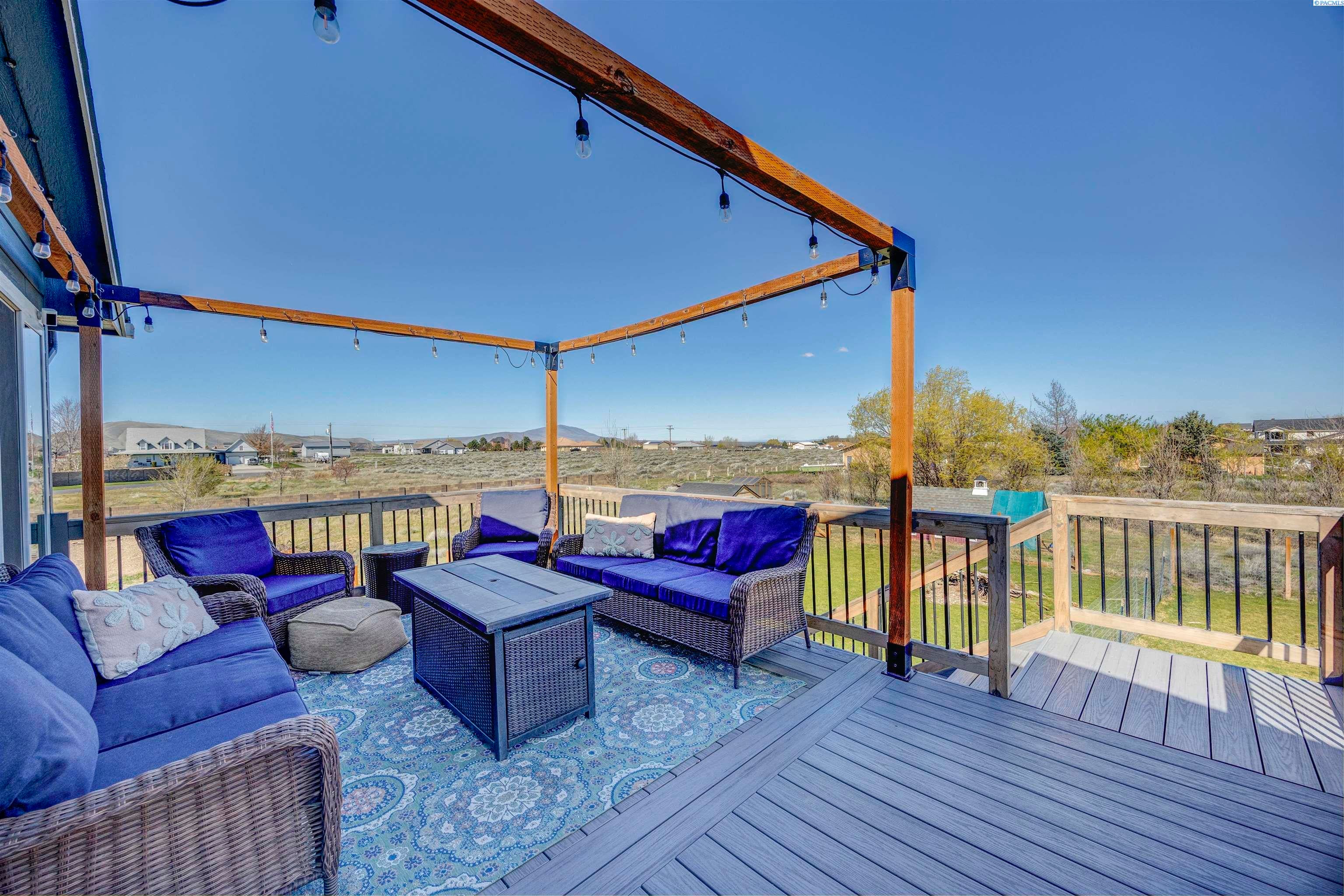 West Richland, Washington, 99353, United States, 4 Bedrooms Bedrooms, ,4 BathroomsBathrooms,Residential,For Sale,2031240