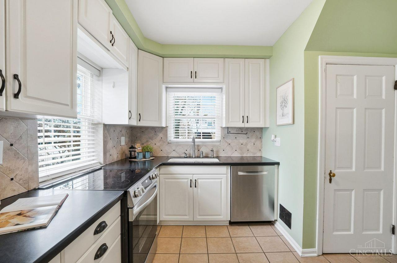 Cincinnati, Ohio, 45209, United States, 3 Bedrooms Bedrooms, ,4 BathroomsBathrooms,Residential,For Sale,2003338