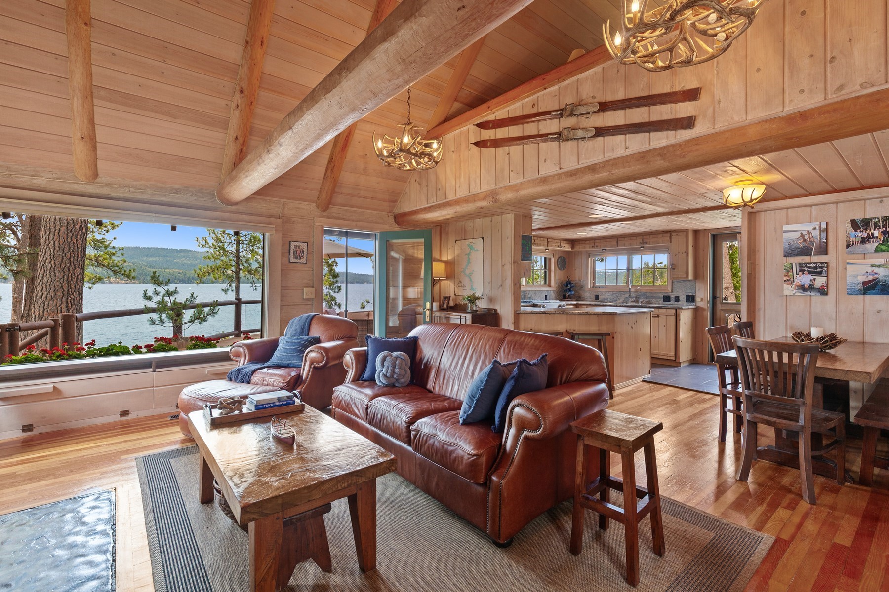  Captivating Upscale Log Lakefront Retreat - 物件實景