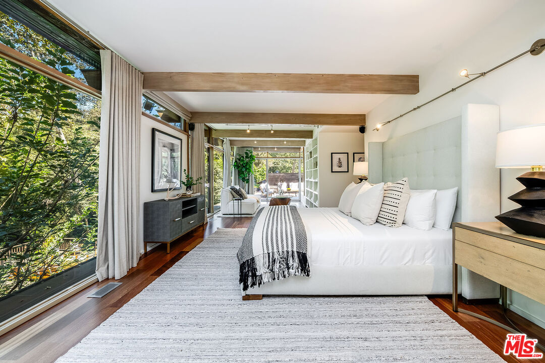 Santa Monica, California, 90402, United States, 7 Bedrooms Bedrooms, ,7 BathroomsBathrooms,Residential,For Sale,1940009