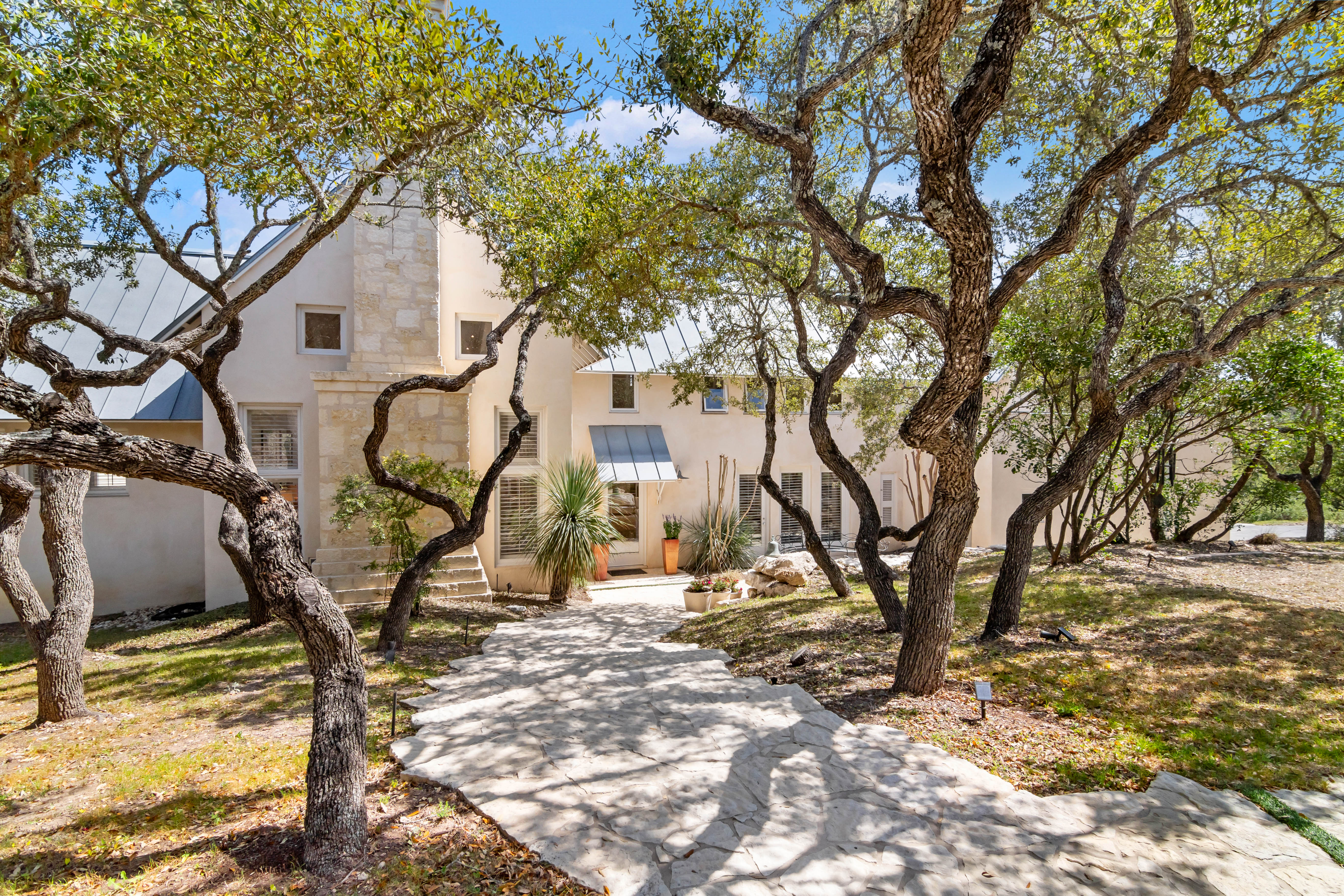  Hill Country Estate with Privacy and Presence - 物件實景