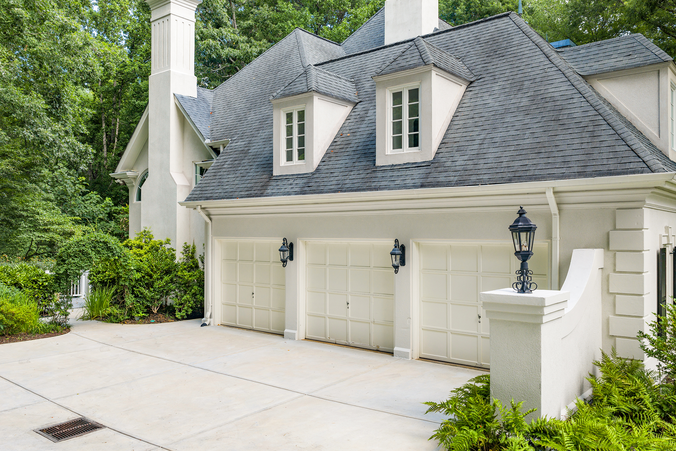  Irreplaceable Estate in One of Atlanta