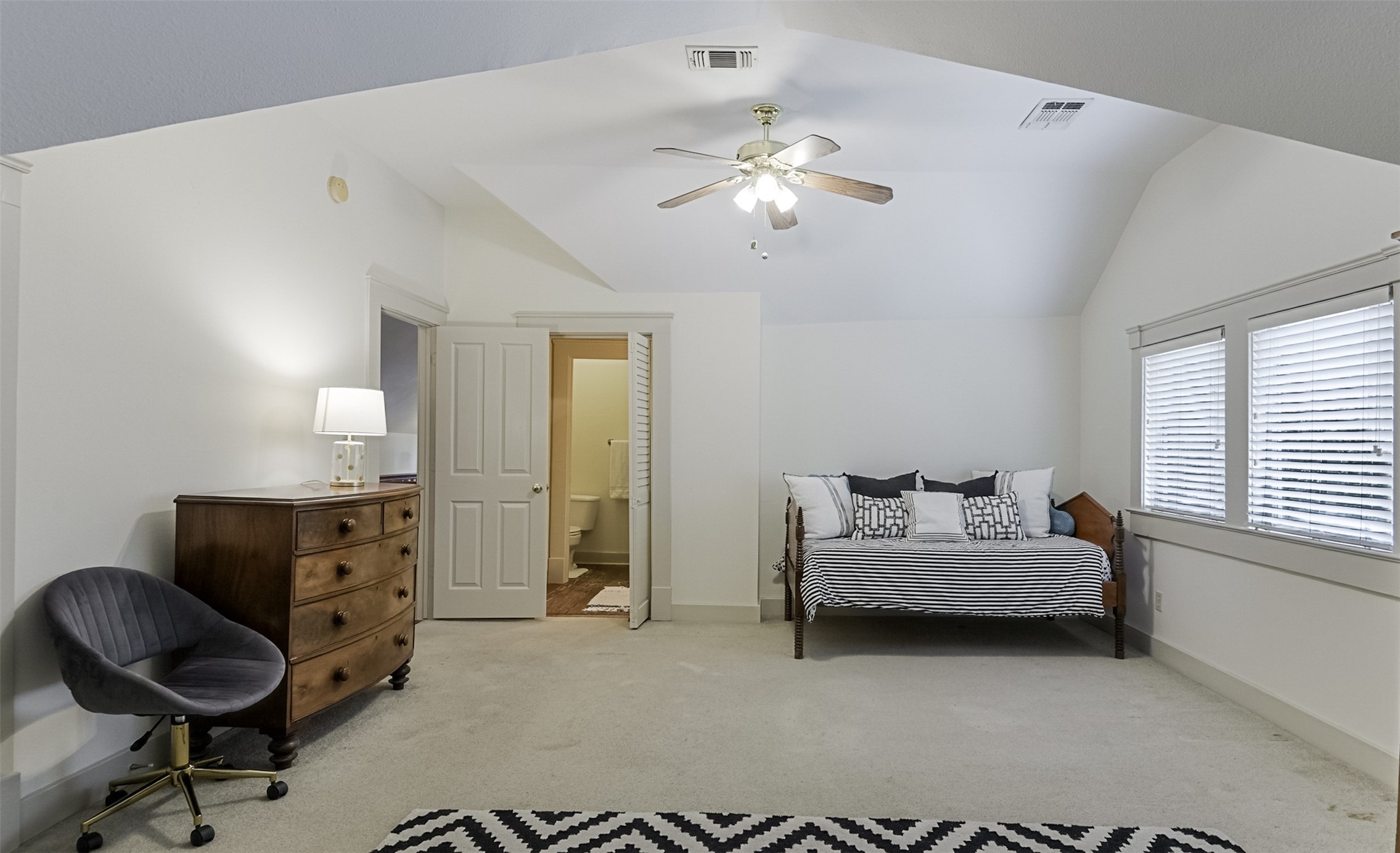 Waxahachie, Texas, 75165, United States, 5 Bedrooms Bedrooms, ,4 BathroomsBathrooms,Residential,For Sale,1940527