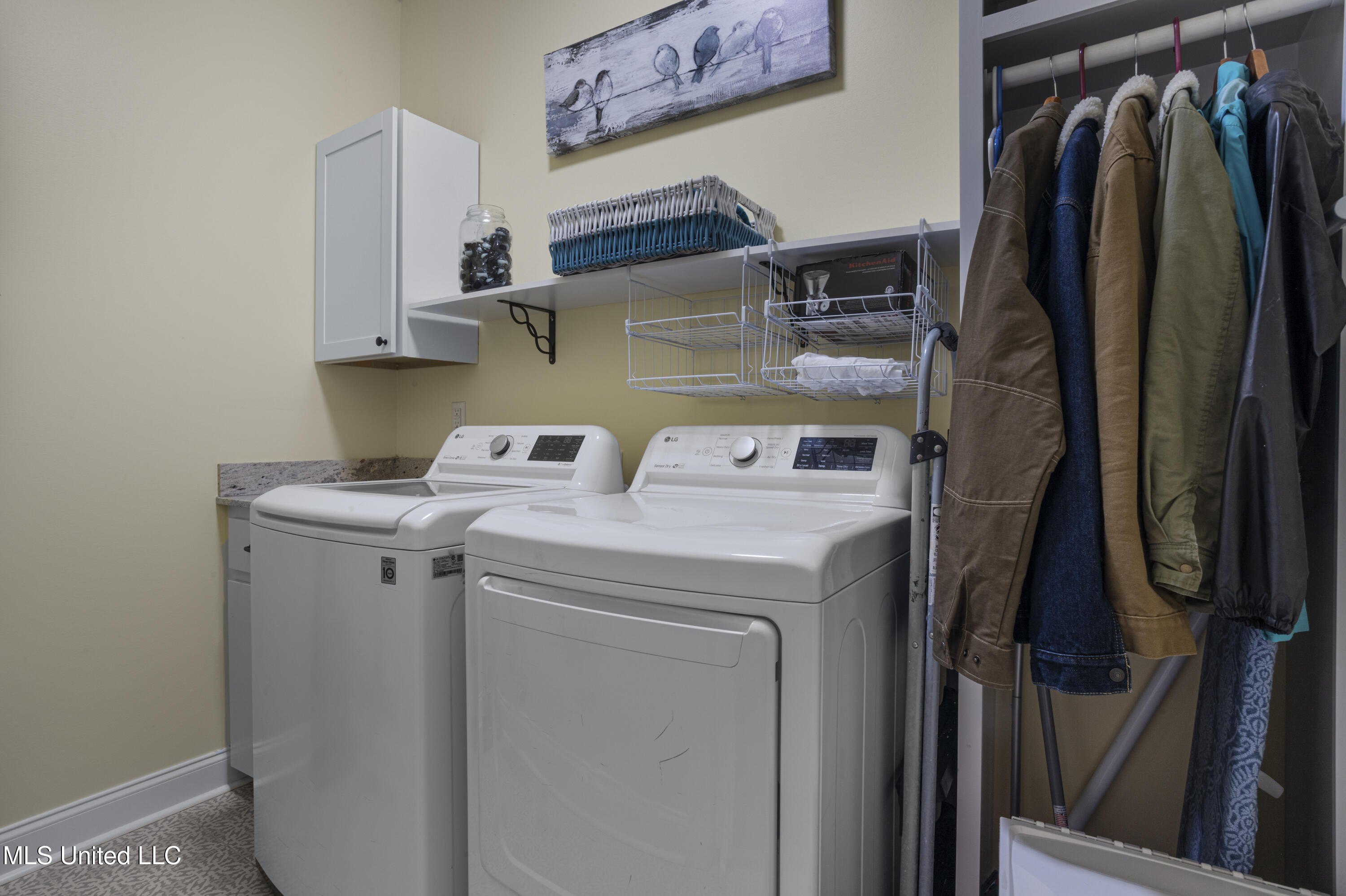 Biloxi, Mississippi, 39532, United States, 3 Bedrooms Bedrooms, ,2 BathroomsBathrooms,Residential,For Sale,1977192