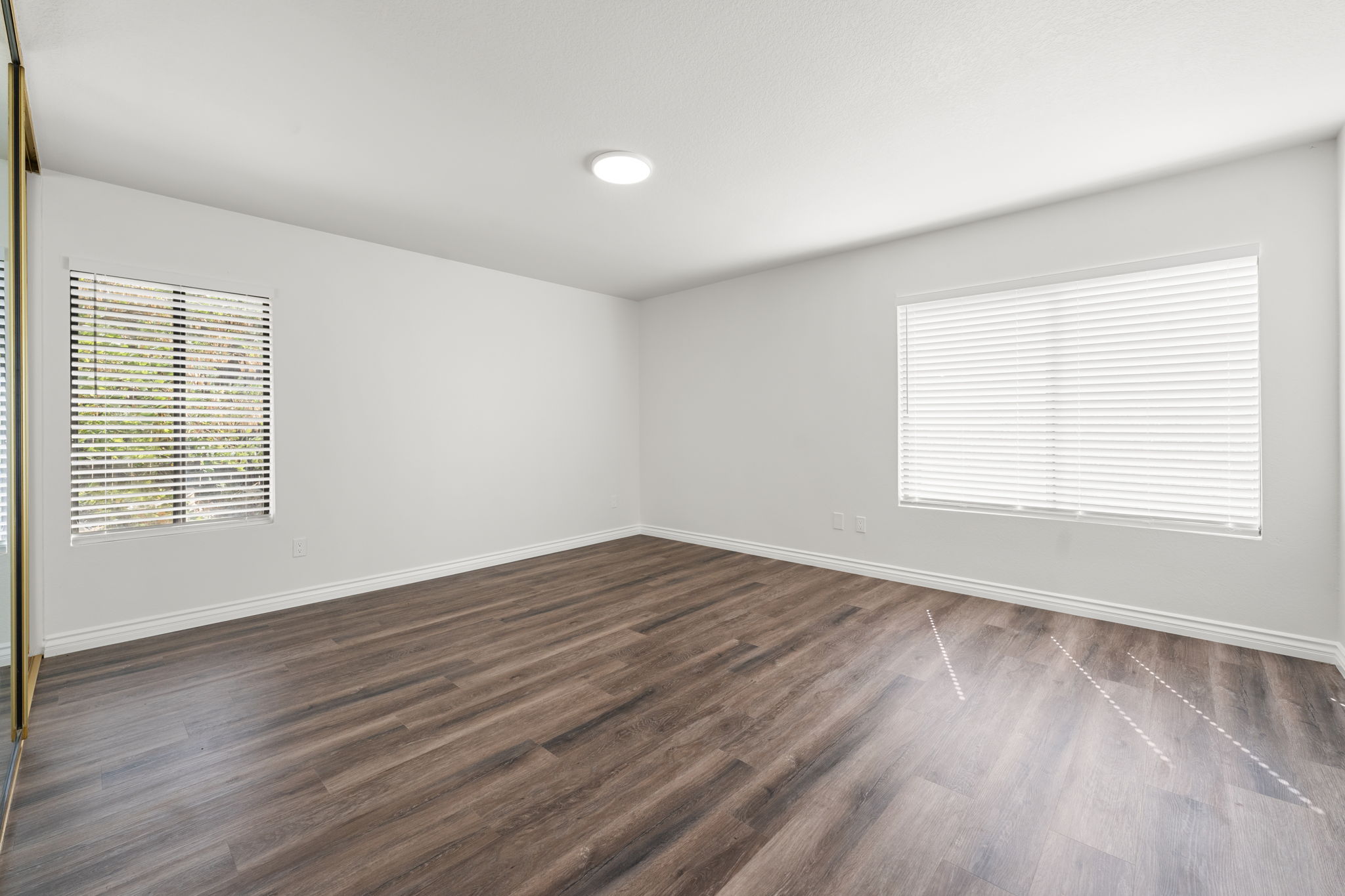 Lytle Creek, California, 92358, United States, 3 Bedrooms Bedrooms, ,2 BathroomsBathrooms,Residential,For Sale,1995534