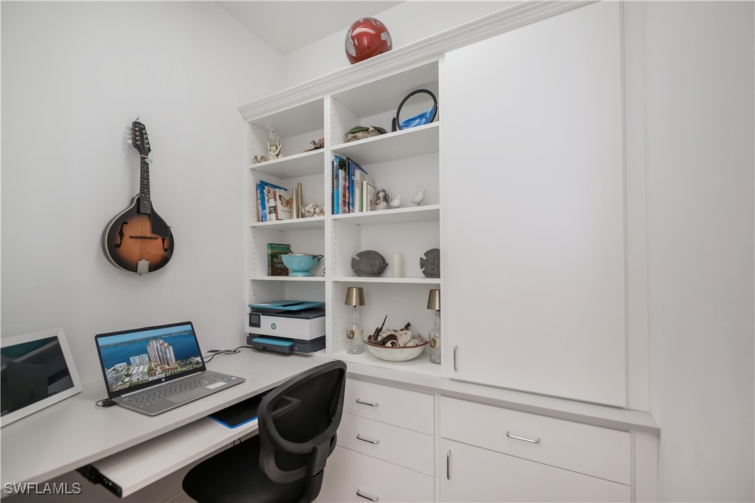 Fort Myers, Florida, 33901, United States, 3 Bedrooms Bedrooms, ,2 BathroomsBathrooms,Residential,For Sale,1974267