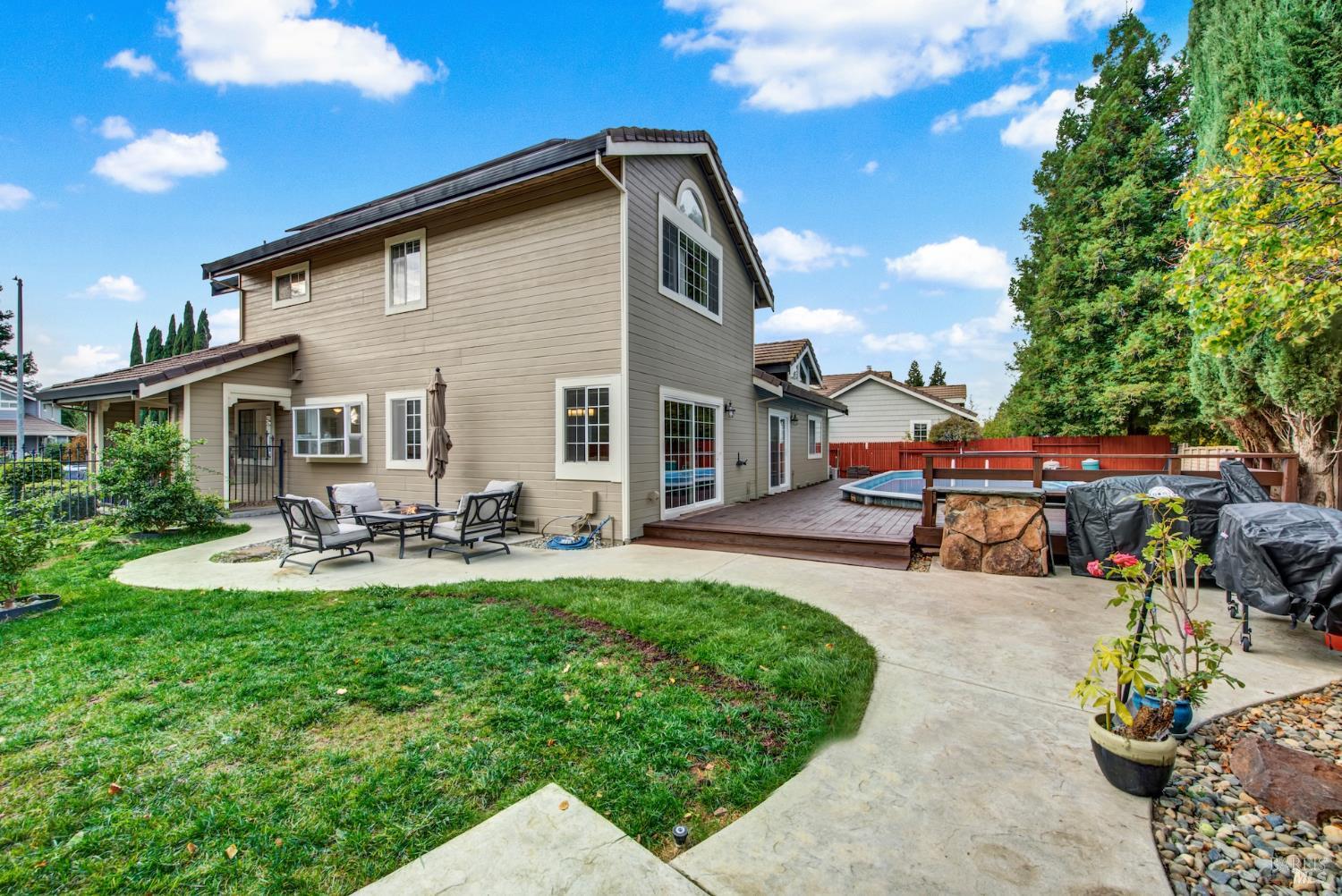 Dixon, California, 95620, United States, 5 Bedrooms Bedrooms, ,3 BathroomsBathrooms,Residential,For Sale,1992877