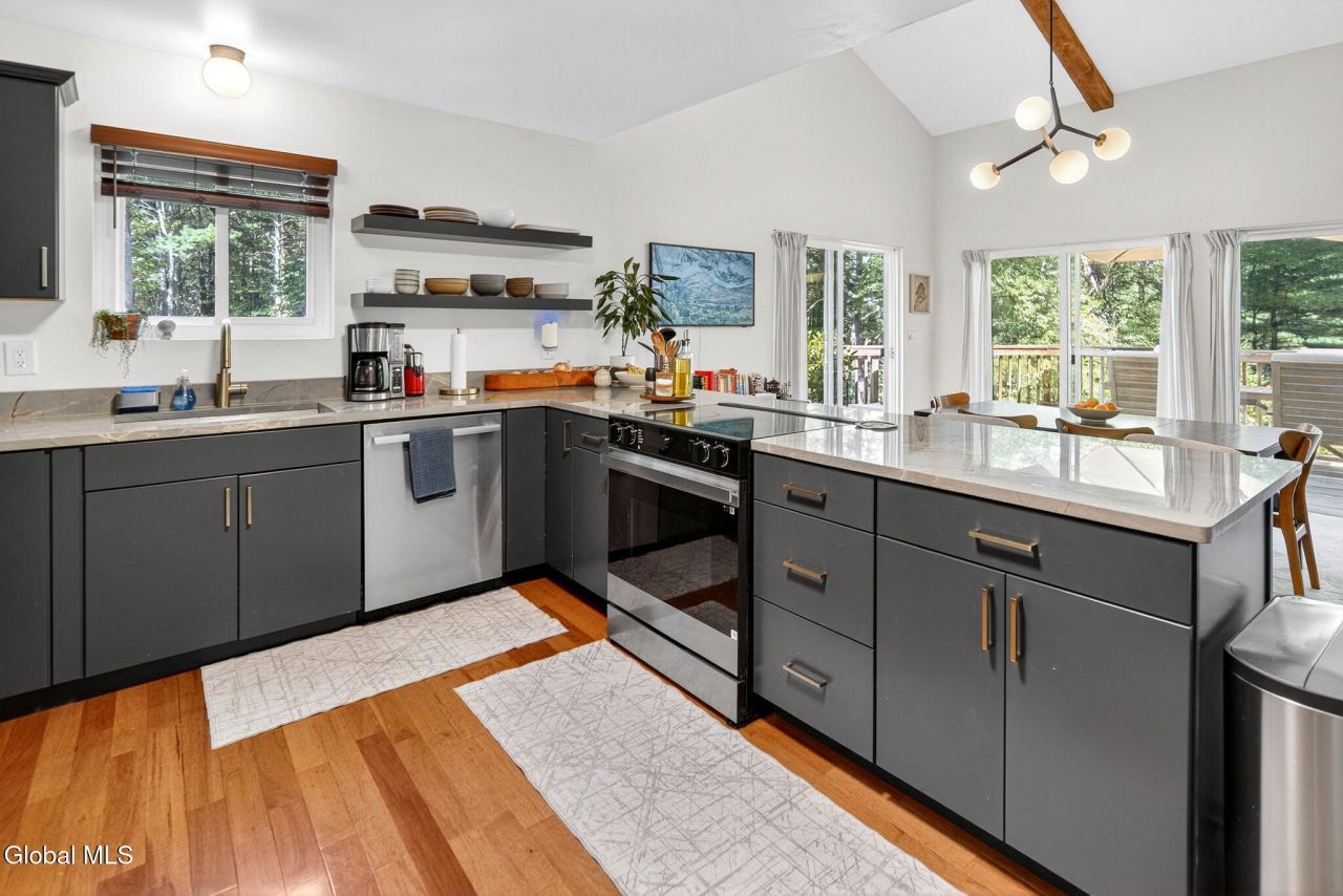 Valatie, New York, 12184, United States, 5 Bedrooms Bedrooms, ,3 BathroomsBathrooms,Residential,For Sale,1924980