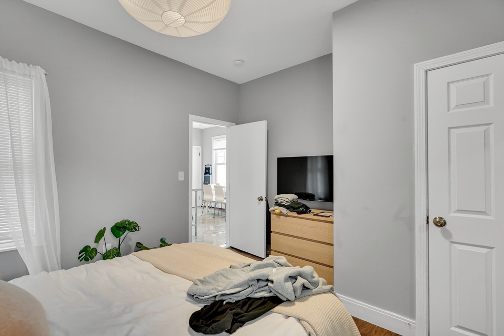 Cambridge, Massachusetts, 02141, United States, 7 Bedrooms Bedrooms, ,4 BathroomsBathrooms,Residential,For Sale,1901897