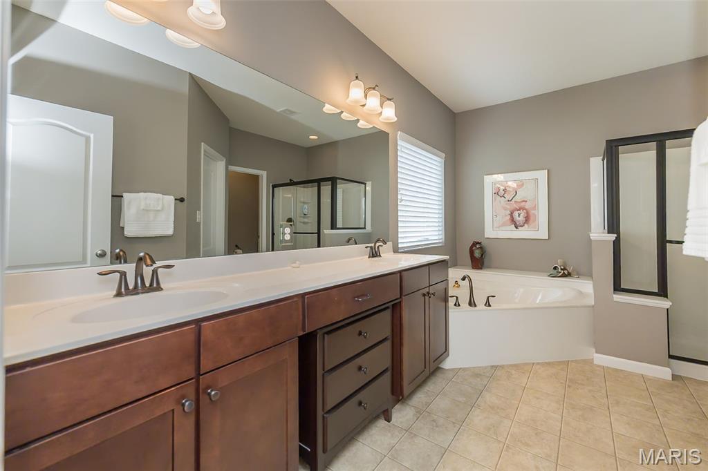 Mehlville, Missouri, 63128, United States, 3 Bedrooms Bedrooms, ,3 BathroomsBathrooms,Residential,For Sale,1966938