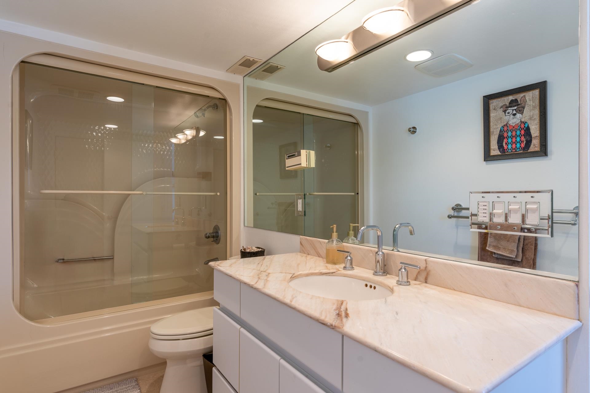 La Crosse, Wisconsin, 54601, United States, 4 Bedrooms Bedrooms, ,5 BathroomsBathrooms,Residential,For Sale,2049360