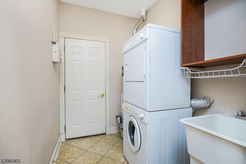 Franklin Twp., New Jersey, 08873, United States, 2 Bedrooms Bedrooms, ,3 BathroomsBathrooms,Residential,For Sale,1992917