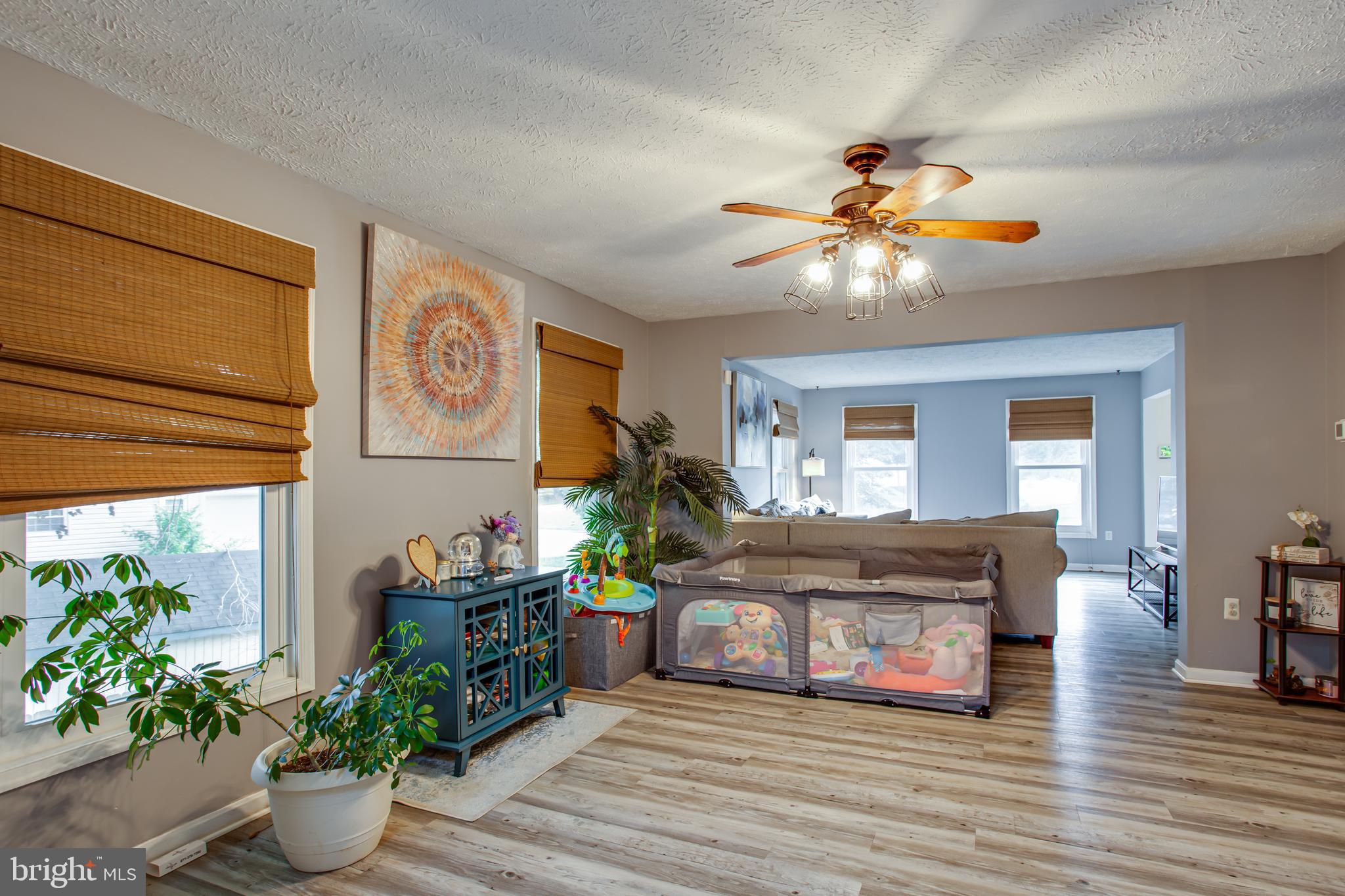 Waldorf, Maryland, 20601, United States, 5 Bedrooms Bedrooms, ,5 BathroomsBathrooms,Residential,For Sale,1977344