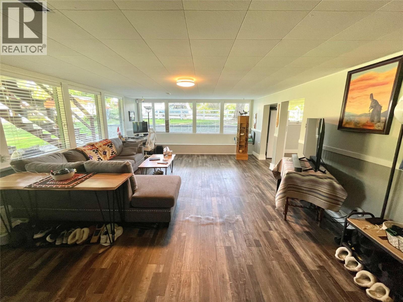 KAMLOOPS, British Columbia, V2H 1M4, CA, 5 Bedrooms Bedrooms, ,2 BathroomsBathrooms,Residential,For Sale,1912088