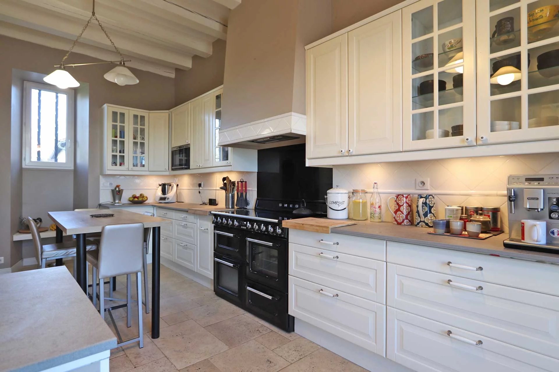 Bergerac, New Aquitaine, 24100, FR, 8 Bedrooms Bedrooms, ,5 BathroomsBathrooms,Residential,For Sale,1995803