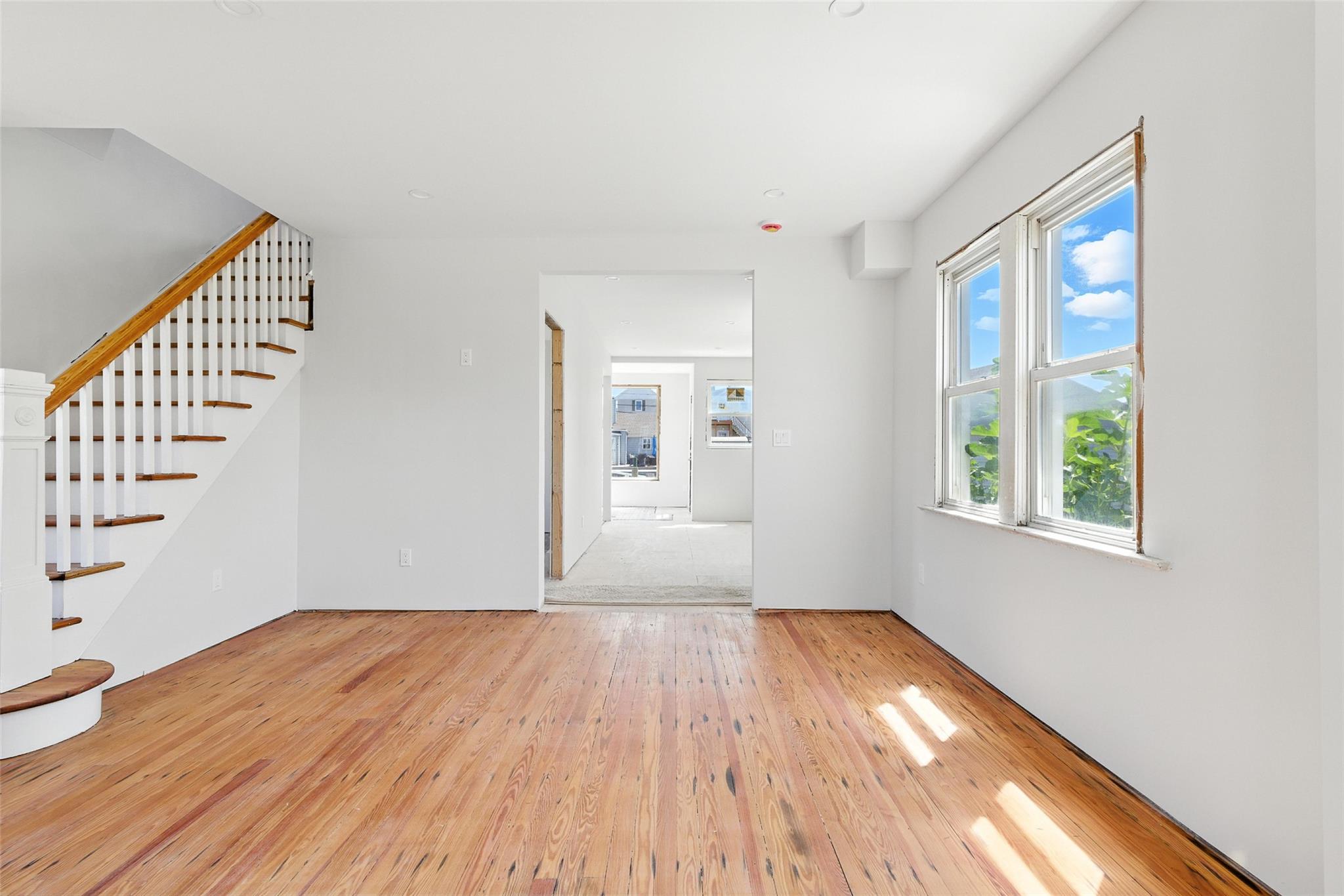 Seaford, New York, 11783, United States, 3 Bedrooms Bedrooms, ,2 BathroomsBathrooms,Residential,For Sale,1908312