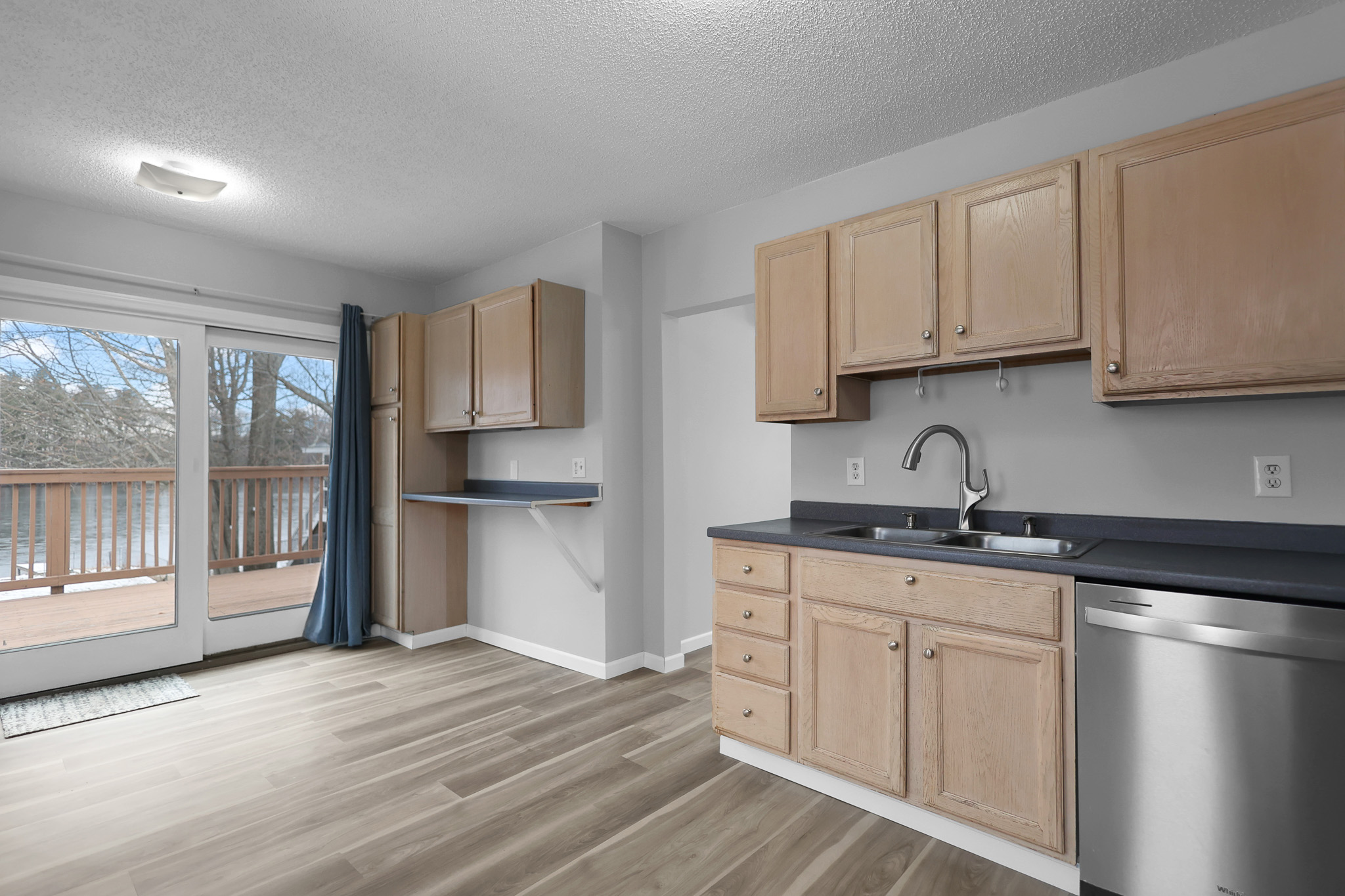 Methuen, Massachusetts, 01844, United States, 3 Bedrooms Bedrooms, ,2 BathroomsBathrooms,Residential,For Sale,2005366