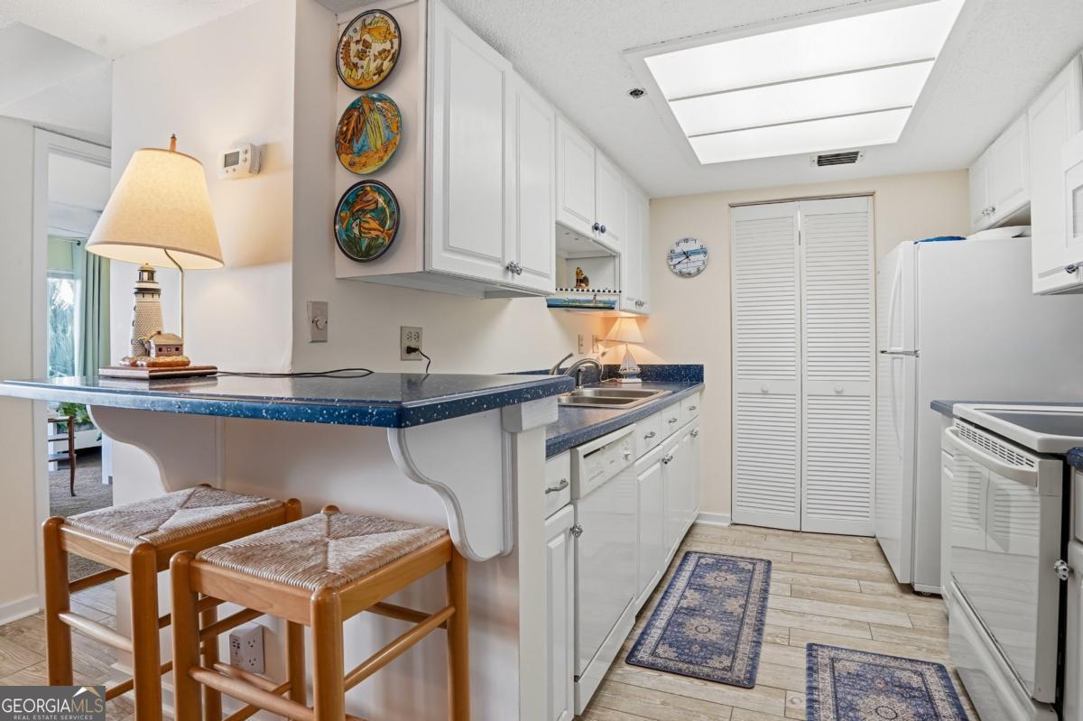 St. Simons, Georgia, 31522, United States, 2 Bedrooms Bedrooms, ,2 BathroomsBathrooms,Residential,For Sale,1991372