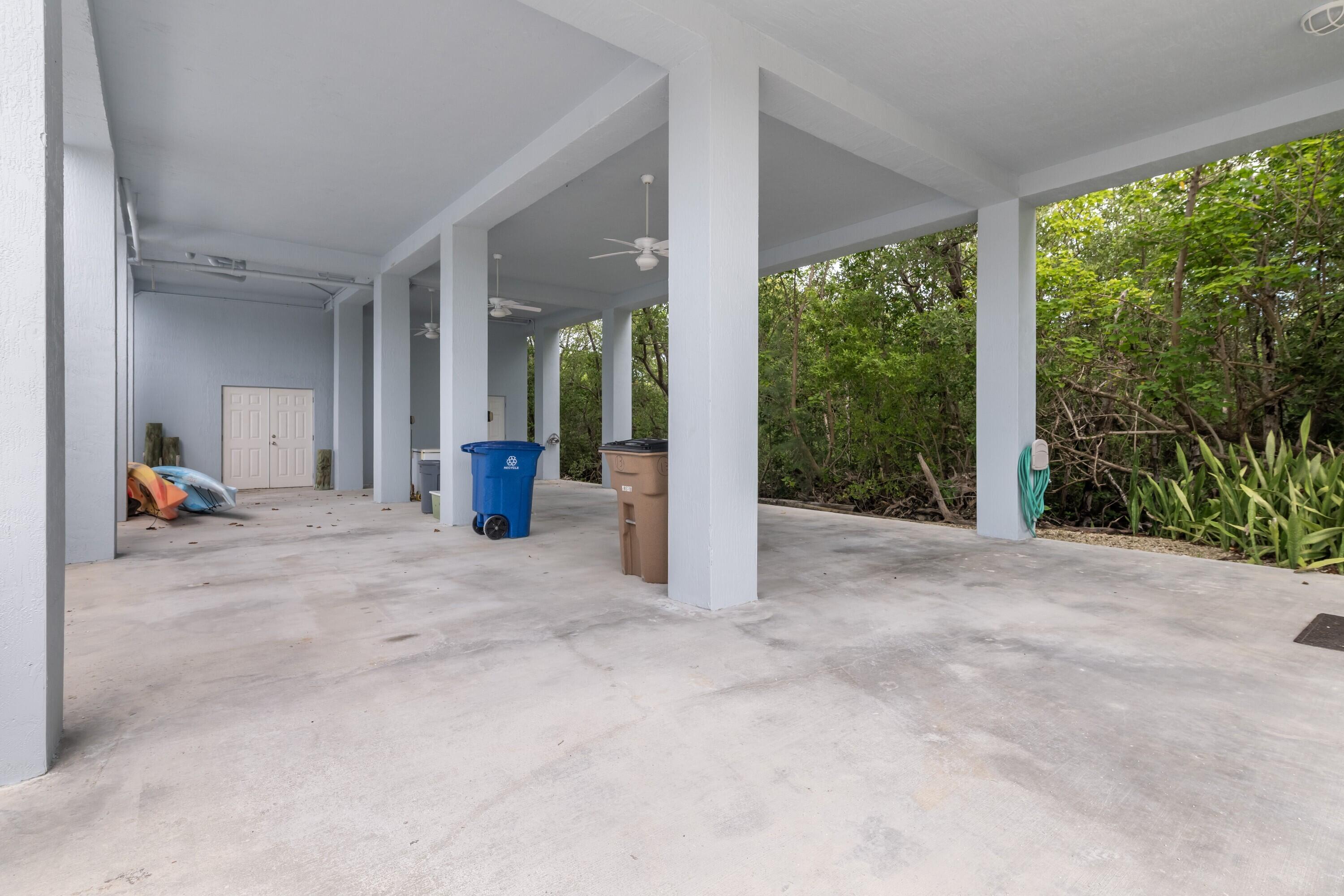 MARATHON, Florida, 33050, United States, 3 Bedrooms Bedrooms, ,2 BathroomsBathrooms,Residential,For Sale,1989010