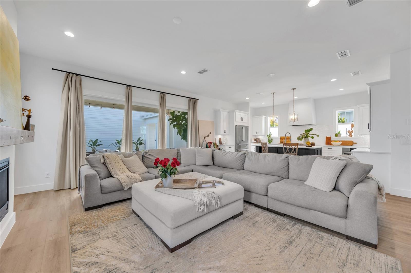 WINTER GARDEN, Florida, 34787, United States, 4 Bedrooms Bedrooms, ,4 BathroomsBathrooms,Residential,For Sale,2014519