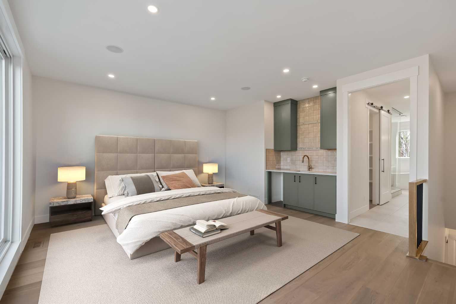 CALGARY, Alberta, T3E 2V9, CA, 4 Bedrooms Bedrooms, ,5 BathroomsBathrooms,Residential,For Sale,1987778