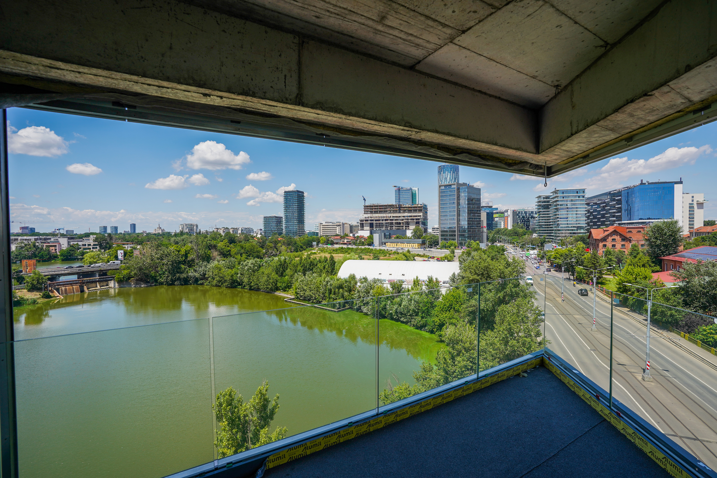  Lakefront Duplex Penthouse with a Panoramic Terrace on Lake Floreasca - 物件實景