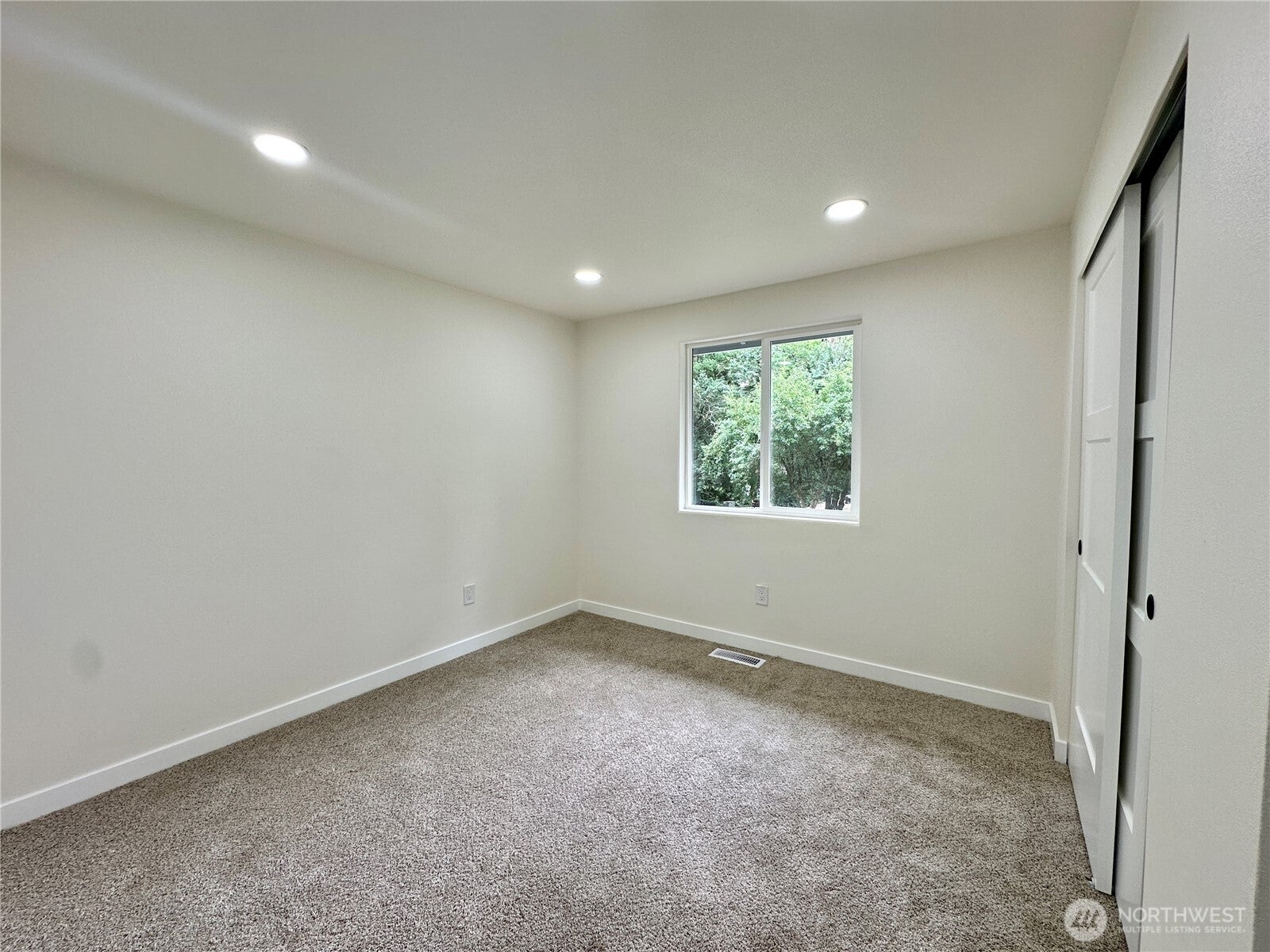 Olympia, Washington, 98516, United States, 4 Bedrooms Bedrooms, ,3 BathroomsBathrooms,Residential,For Sale,1905685