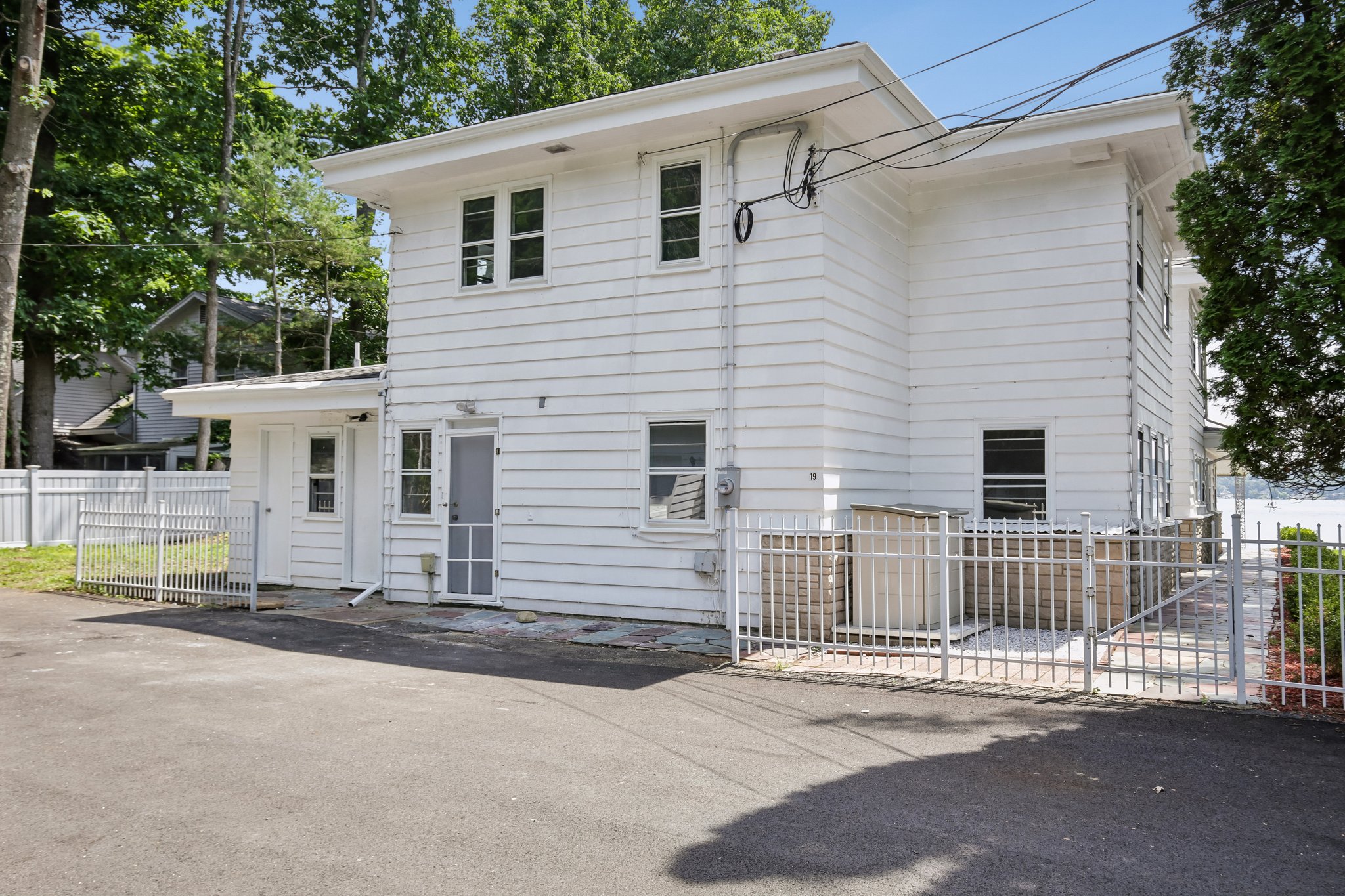  19 & 21 Lakeland Drive, Hopatcong, NJ 07843 - 物件實景