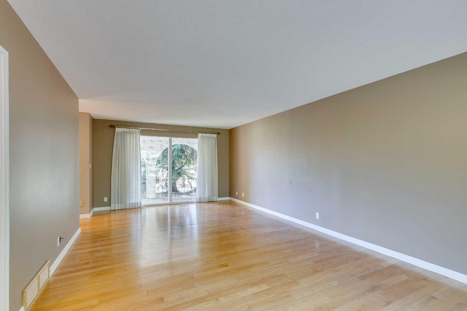 CALGARY, Alberta, T3B 2W3, CA, 7 Bedrooms Bedrooms, ,4 BathroomsBathrooms,Residential,For Sale,1988162