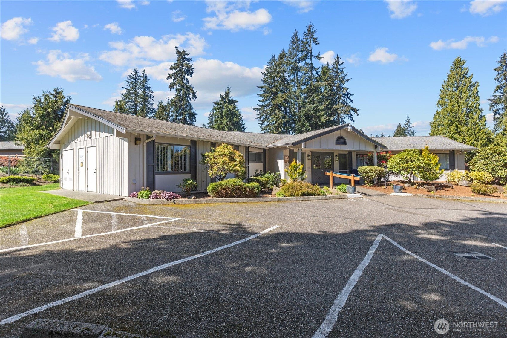 Bothell, Washington, 98012, United States, 2 Bedrooms Bedrooms, ,2 BathroomsBathrooms,Residential,For Sale,1777318