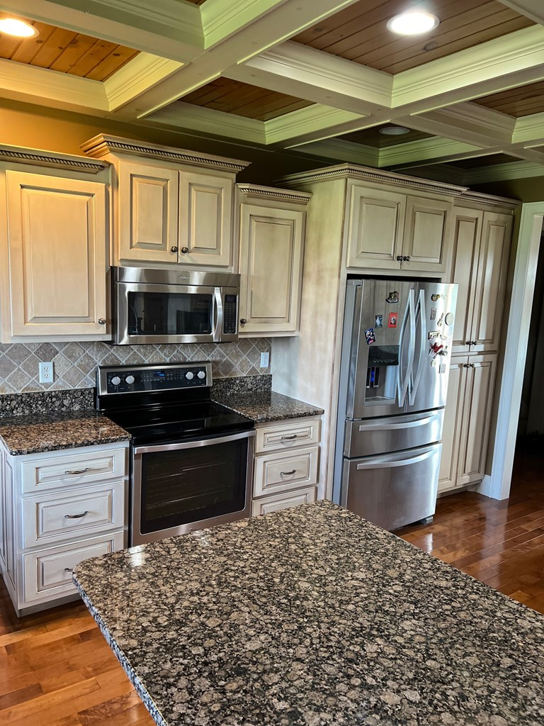 Ellijay, Georgia, 30536, United States, 4 Bedrooms Bedrooms, ,4 BathroomsBathrooms,Residential,For Sale,1876952