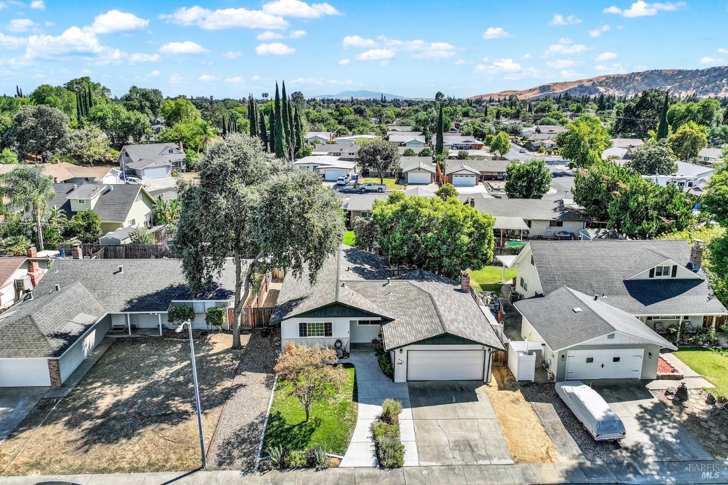 Vacaville, California, 95687, United States, 3 Bedrooms Bedrooms, ,2 BathroomsBathrooms,Residential,For Sale,1940371