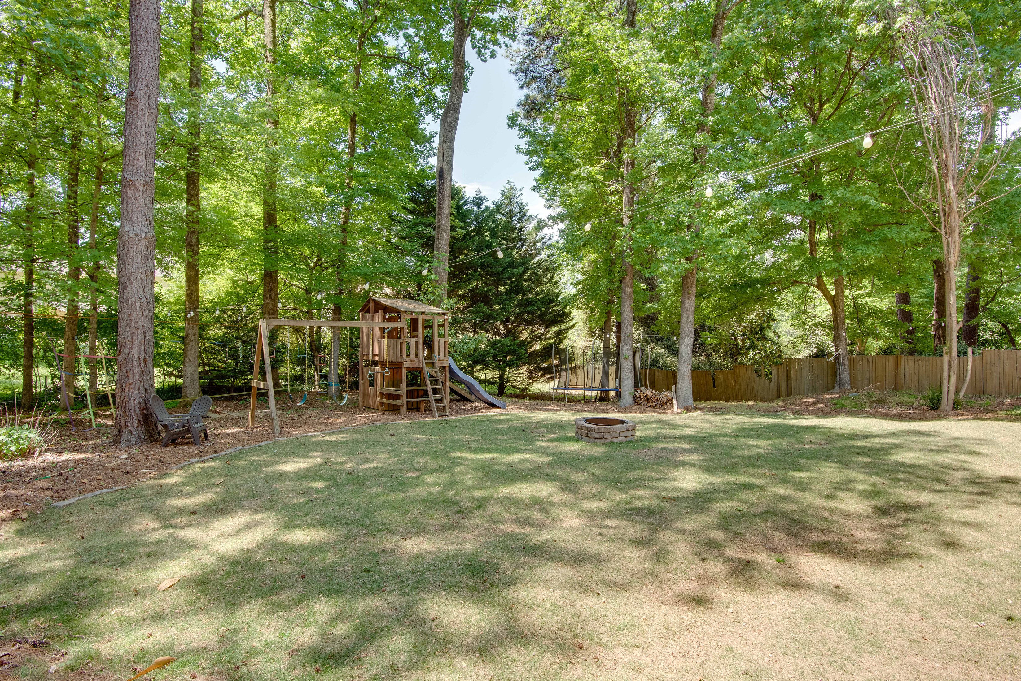  Tucked into an Established Neighborhood in the Heart of Peachtree Corners - 物件實景
